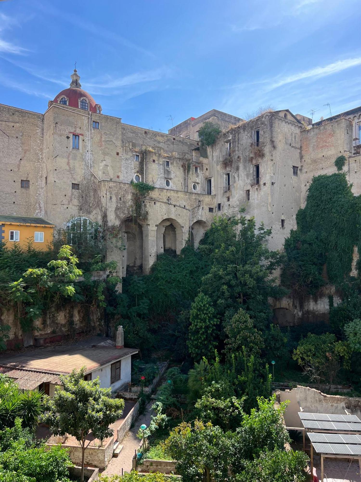 Centro Madame Con Terrazzo E Vista Giardino * Naples