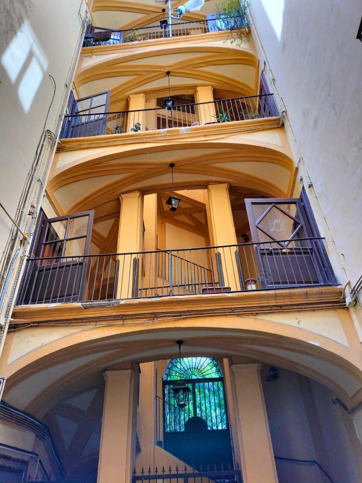 Apartment Centro Madame Con Terrazzo E Vista Giardino Naples